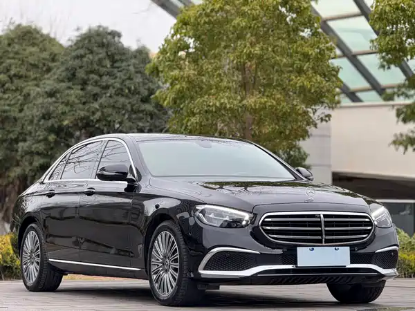 Mercedes-Benz E-Class 2022