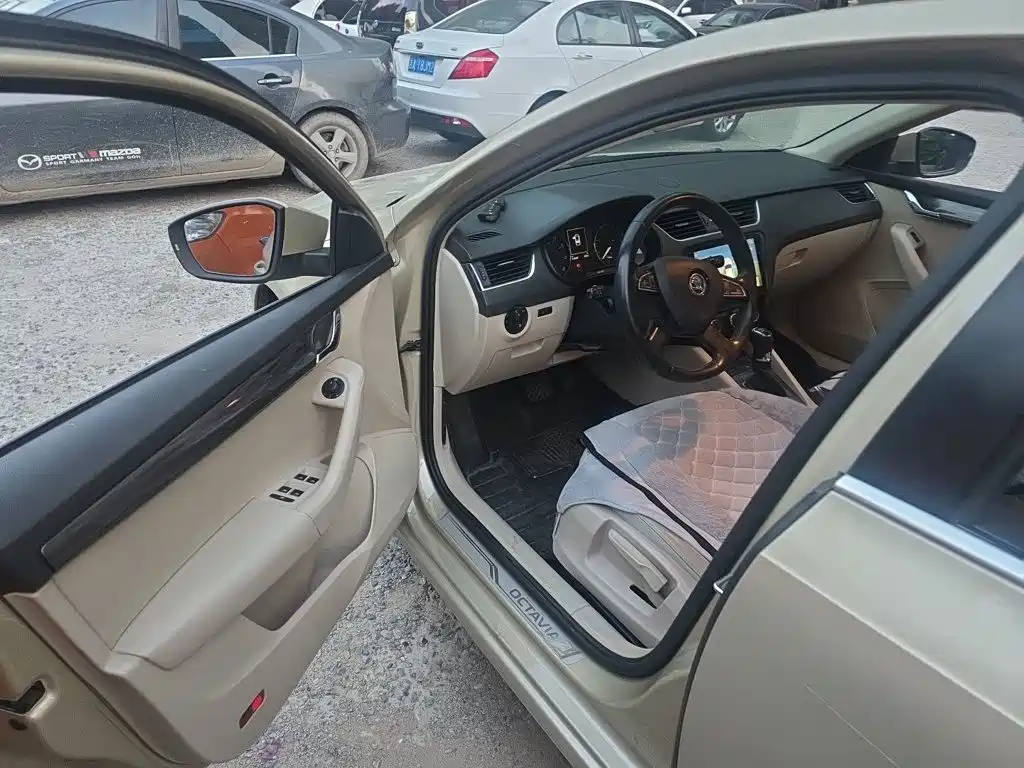 Skoda Octavia 2014 — фото 14