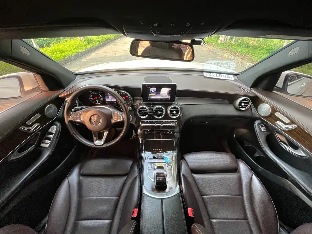 Mercedes-Benz GLC 2018 — фото 17
