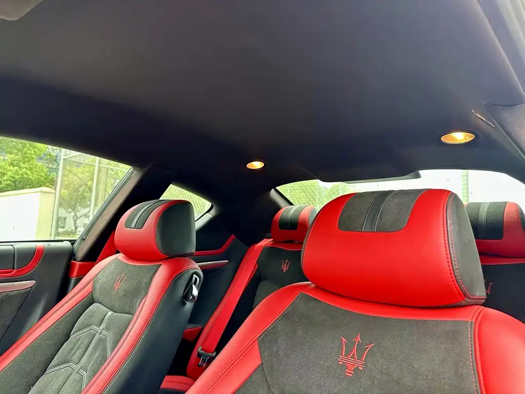 Maserati Granturismo 2017 — фото 24