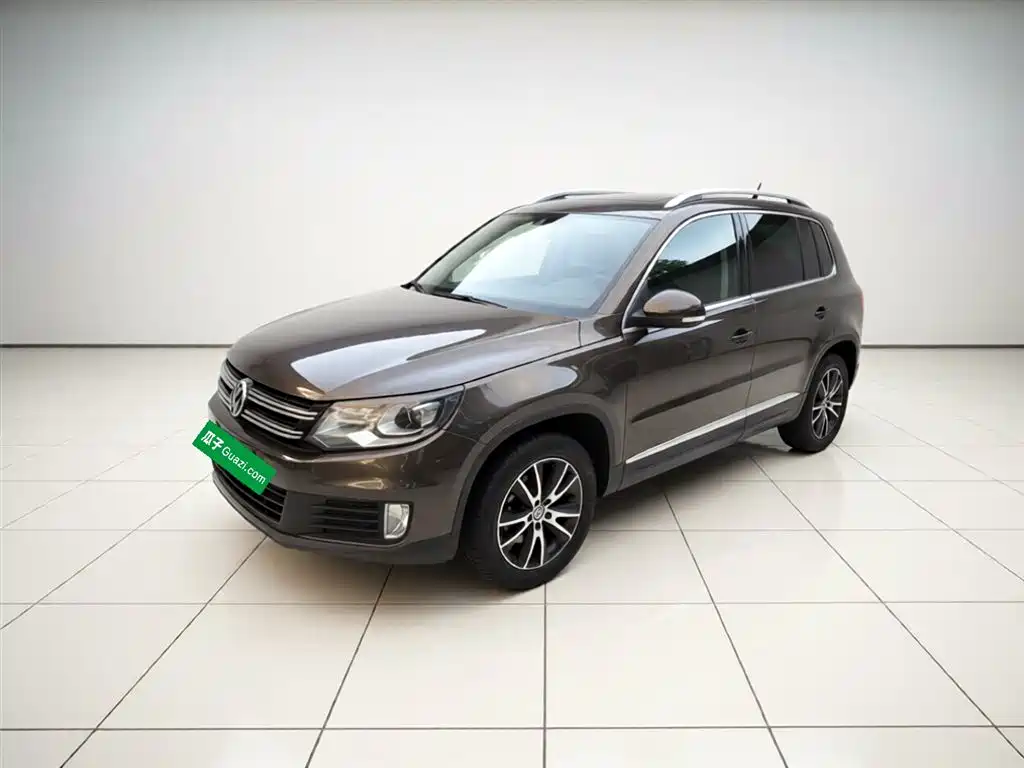 Volkswagen Tiguan 2015 — фото 1