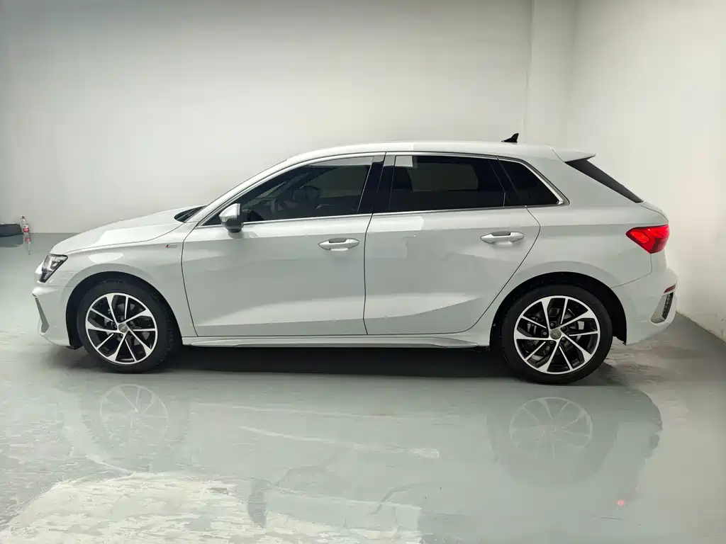 Audi A3 2021 — фото 10