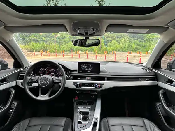 Audi A4L 2018