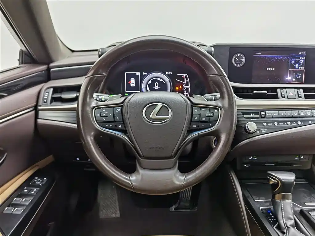 Lexus ES 2021 — фото 11