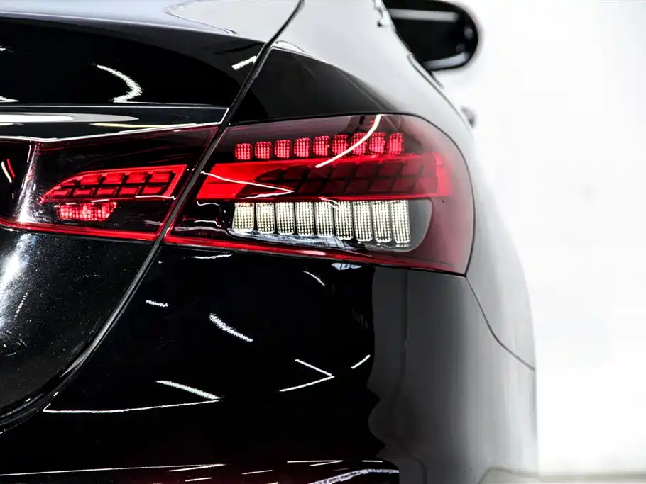 Mercedes-Benz E-Class 2023 — фото 11
