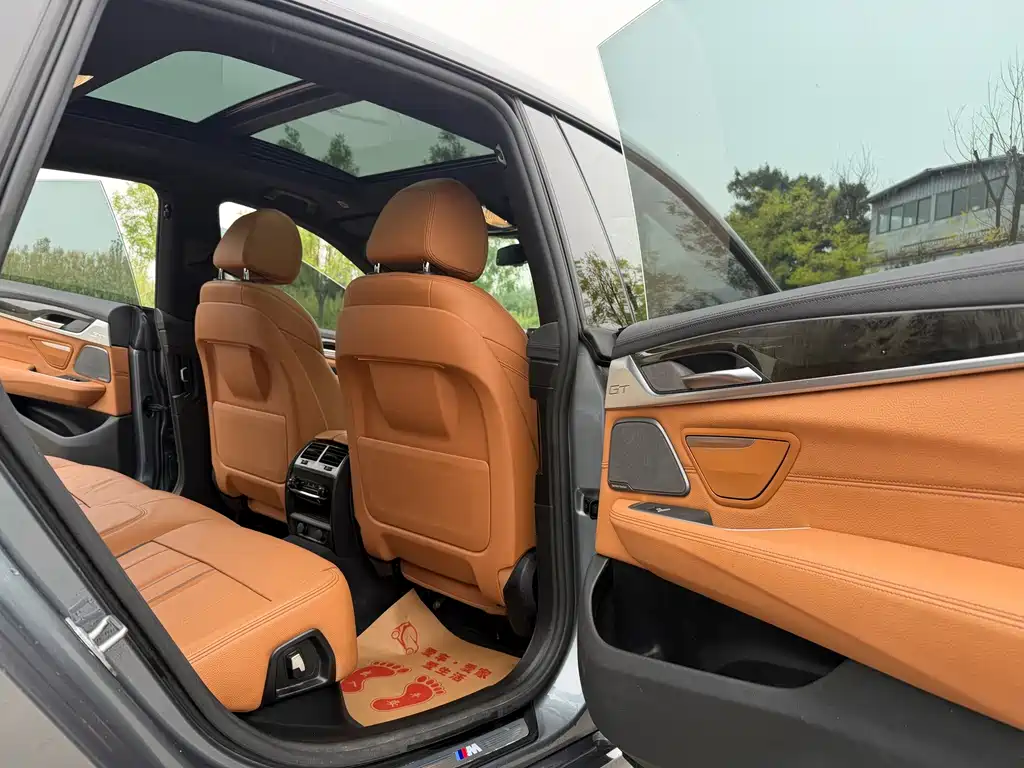 BMW 6 Series GT 2018 — фото 10