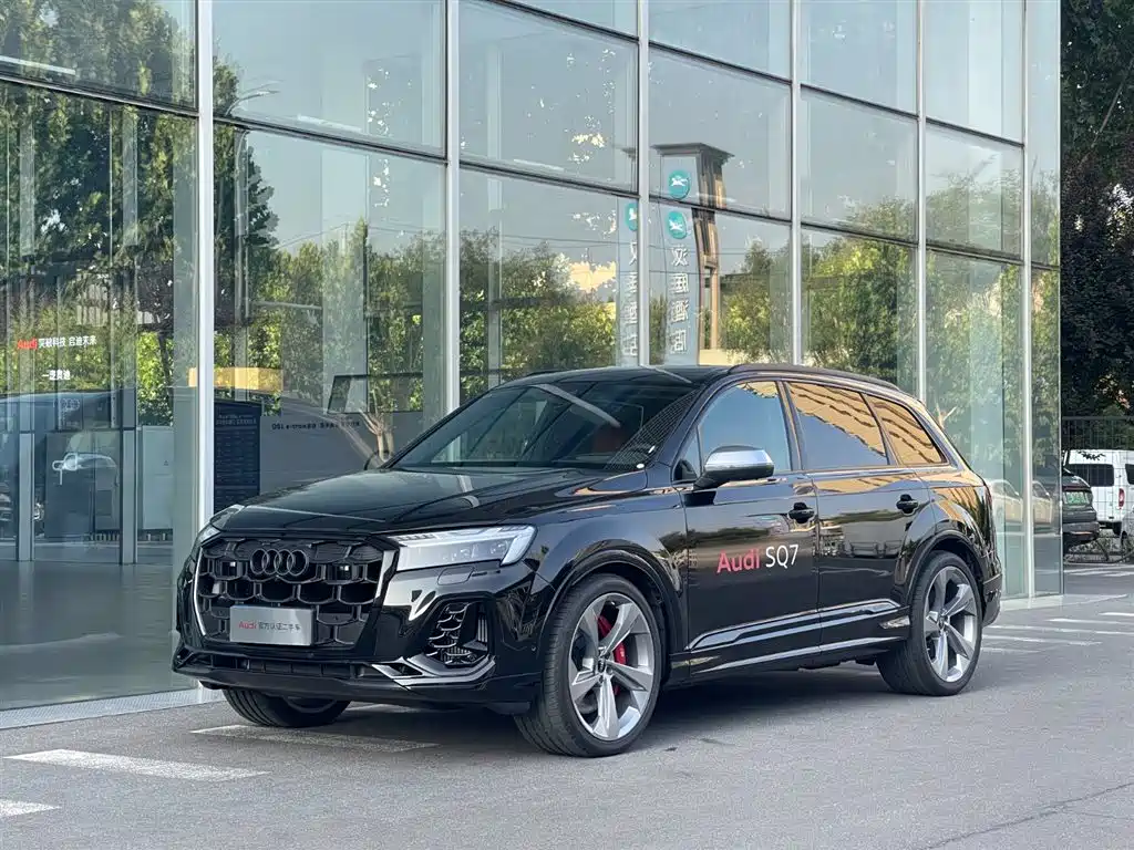 Audi SQ7 2026 — фото 1