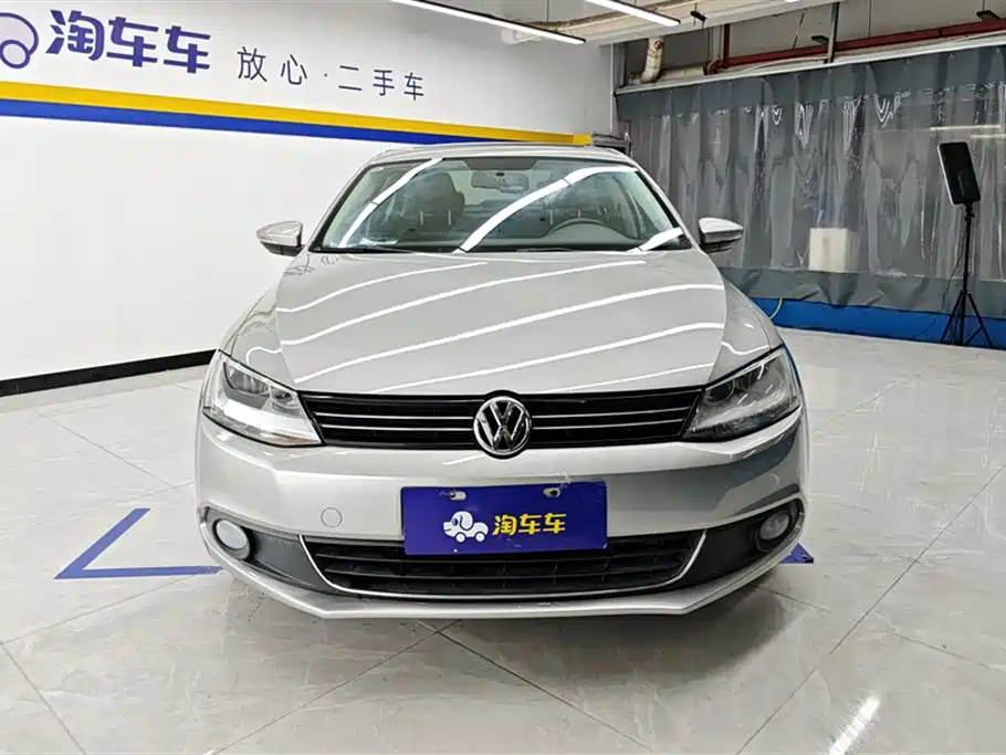 Volkswagen Sagitar 2014