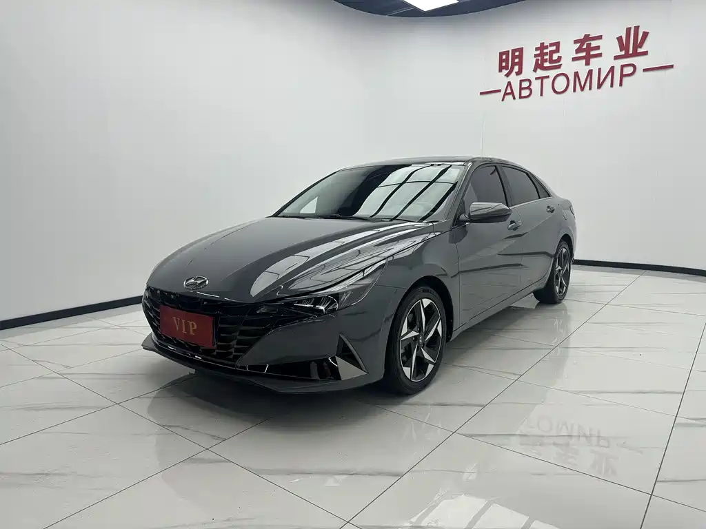 Hyundai Elantra 2022