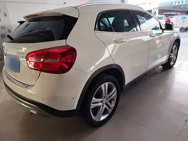 Mercedes-Benz GLA 2015