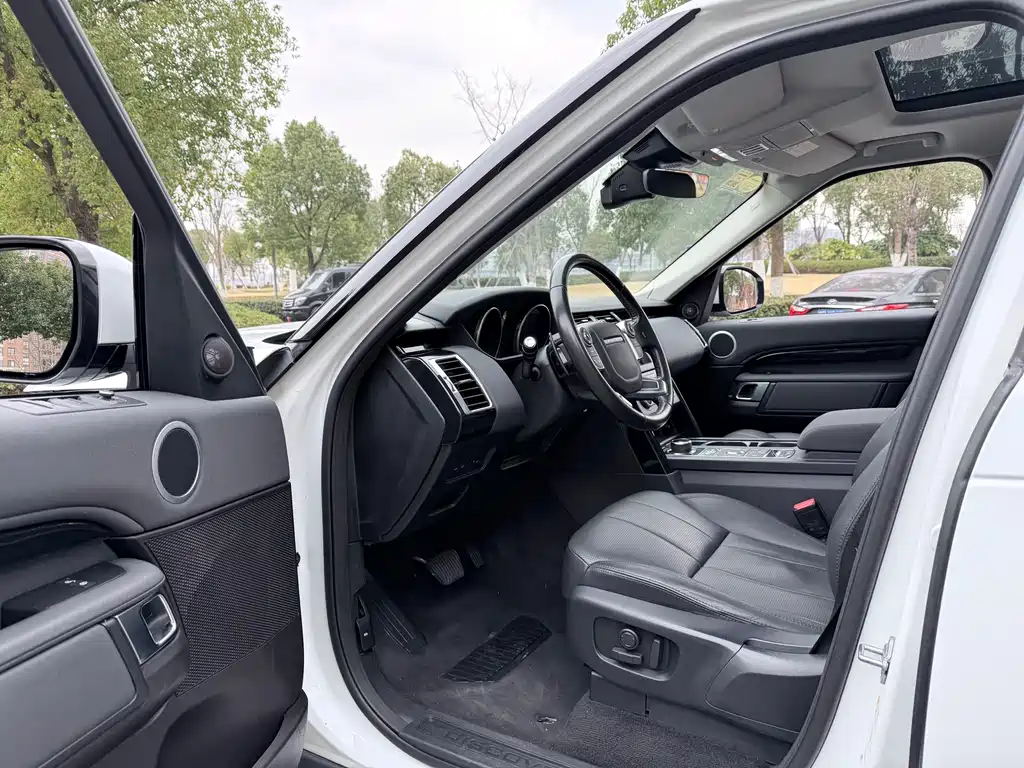 Land Rover Discovery 2018 — фото 8
