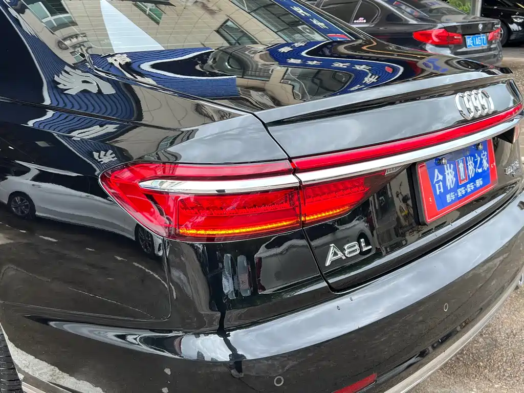 Audi A8 2020 — фото 27