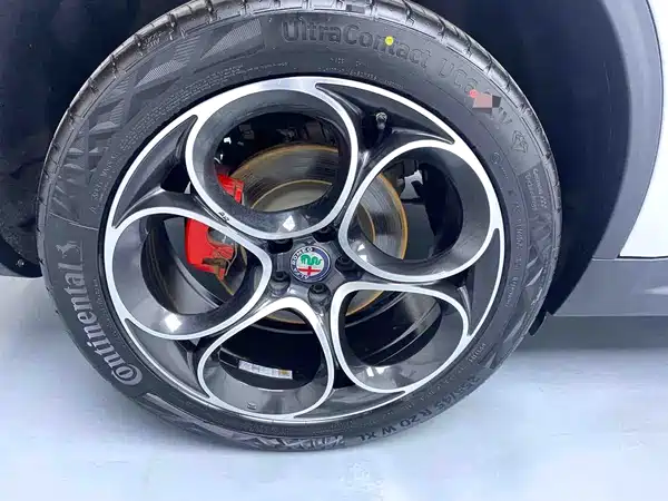 Alfa Romeo Stelvio 2021