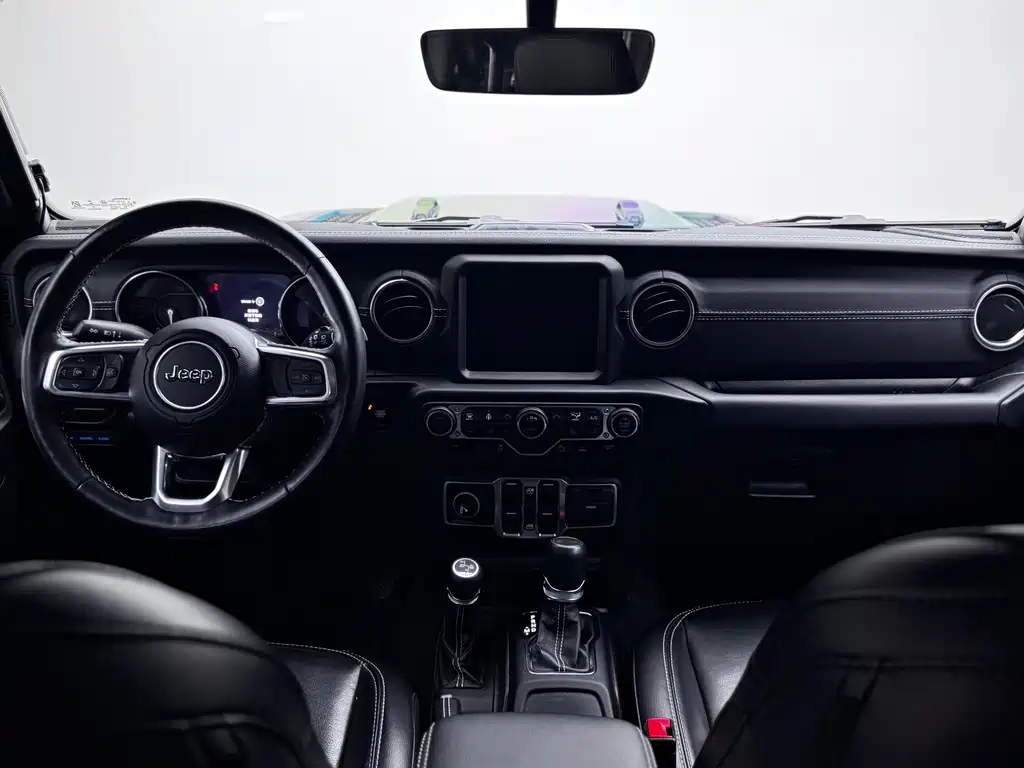 Jeep Wrangler New Energy 2021 — фото 13