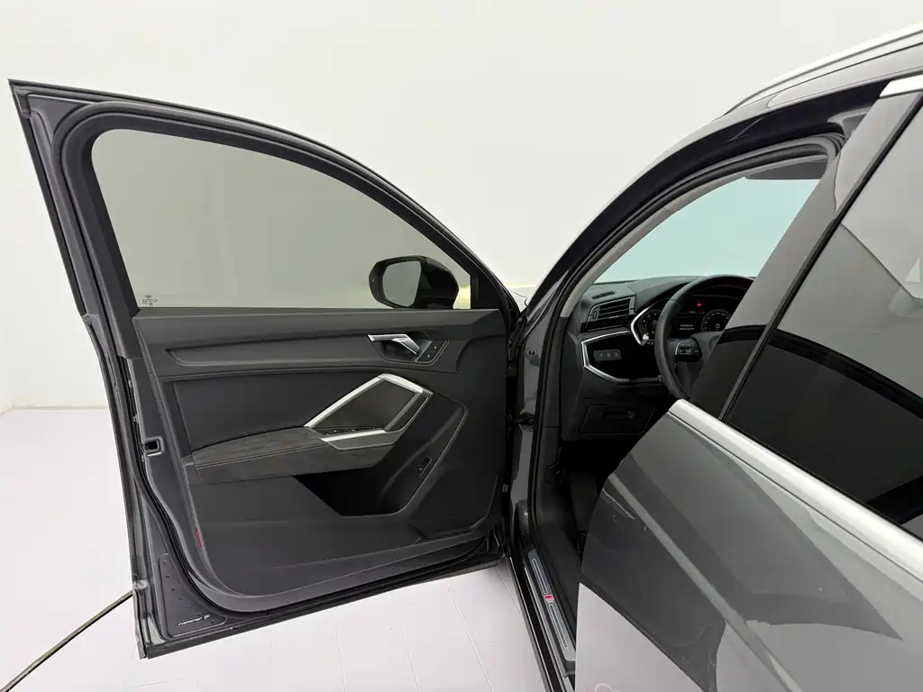 Audi Q3 2022 — фото 23