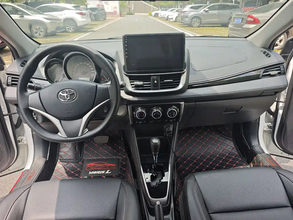 Toyota Yaris L 2020 — фото 11