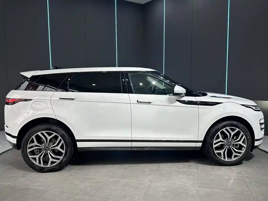 Land Rover Evoque 2023 — фото 22