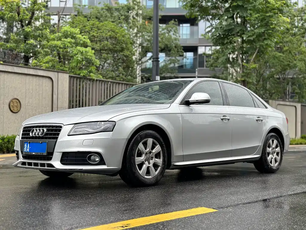 Audi A4L 2011