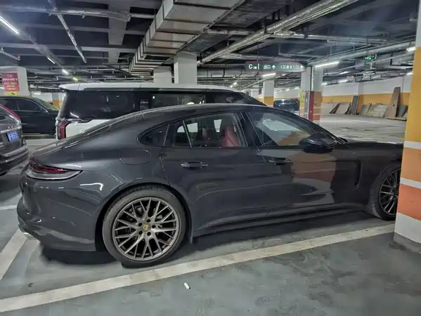 Porsche Panamera 2024