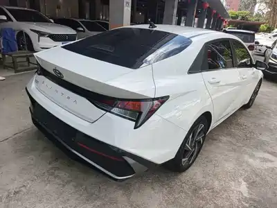Hyundai Elantra 2024