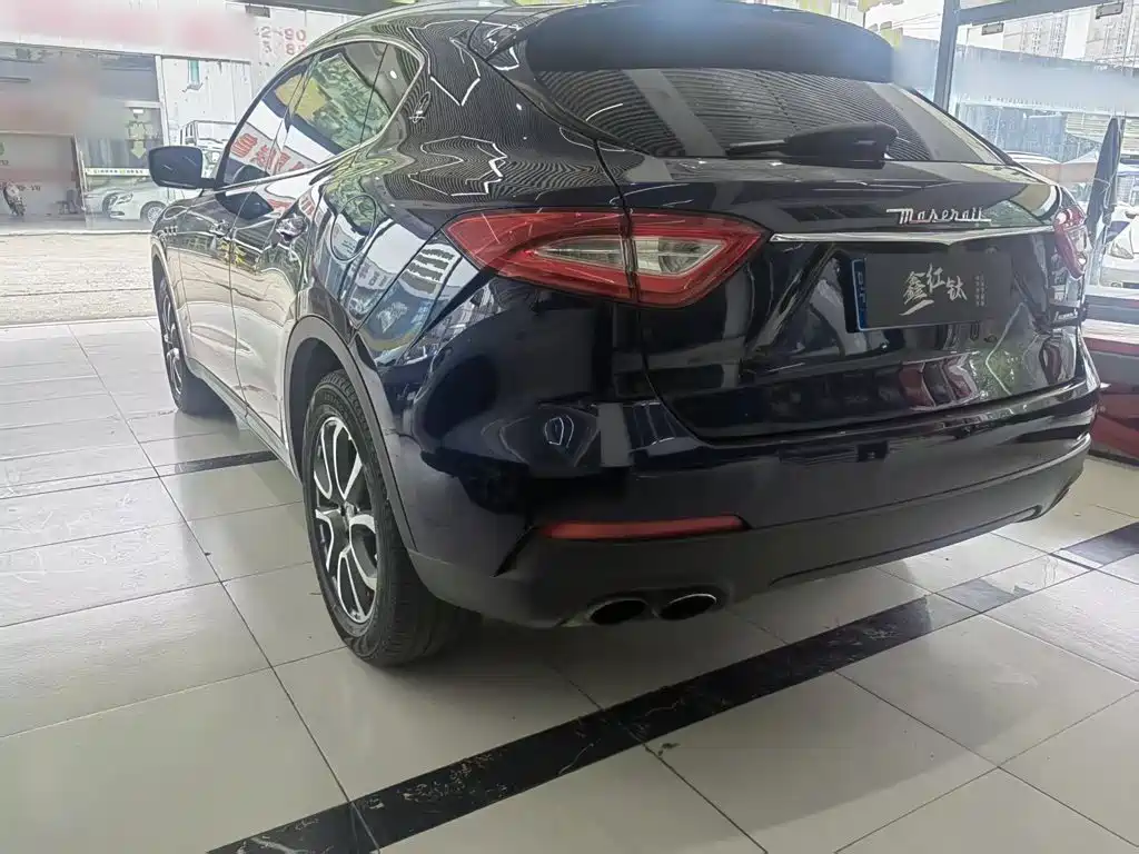 Maserati Levante 2017 — фото 10