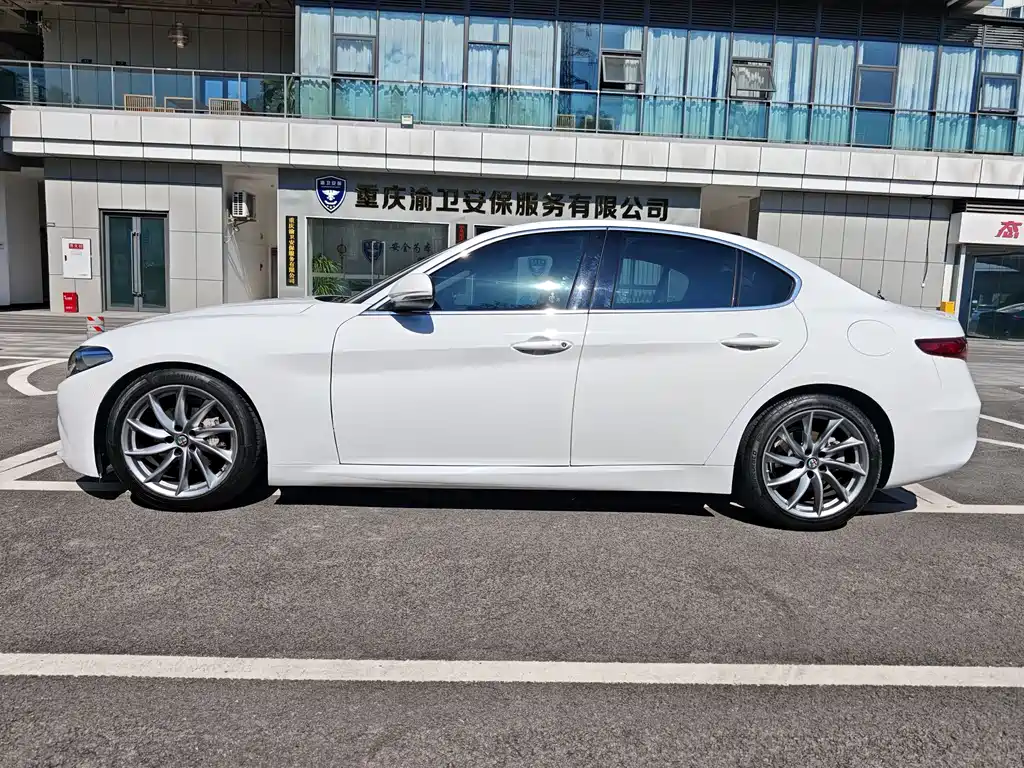 Alfa Romeo Giulia Juliet 2017 — фото 9