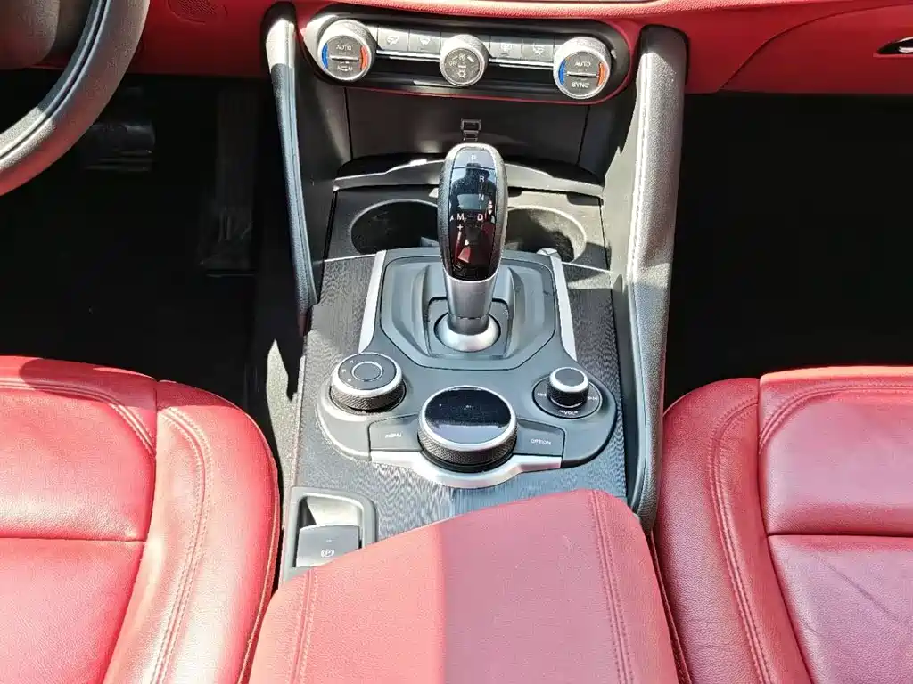 Alfa Romeo Giulia Juliet 2017 — фото 17
