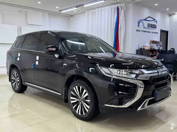 Mitsubishi Outlander 2021