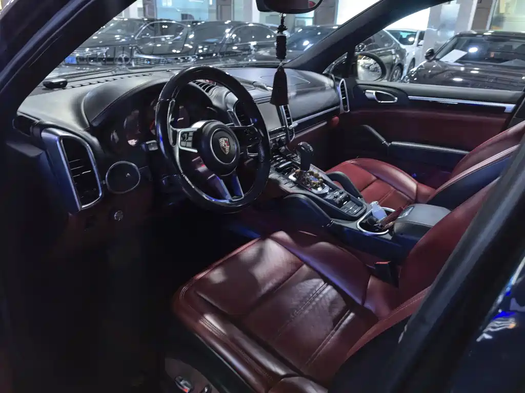 Porsche Cayenne 2012