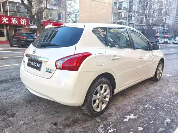 Nissan Tiida 2014