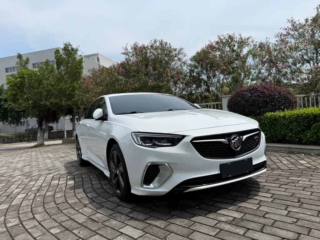 Buick Regal 2018 — фото 3