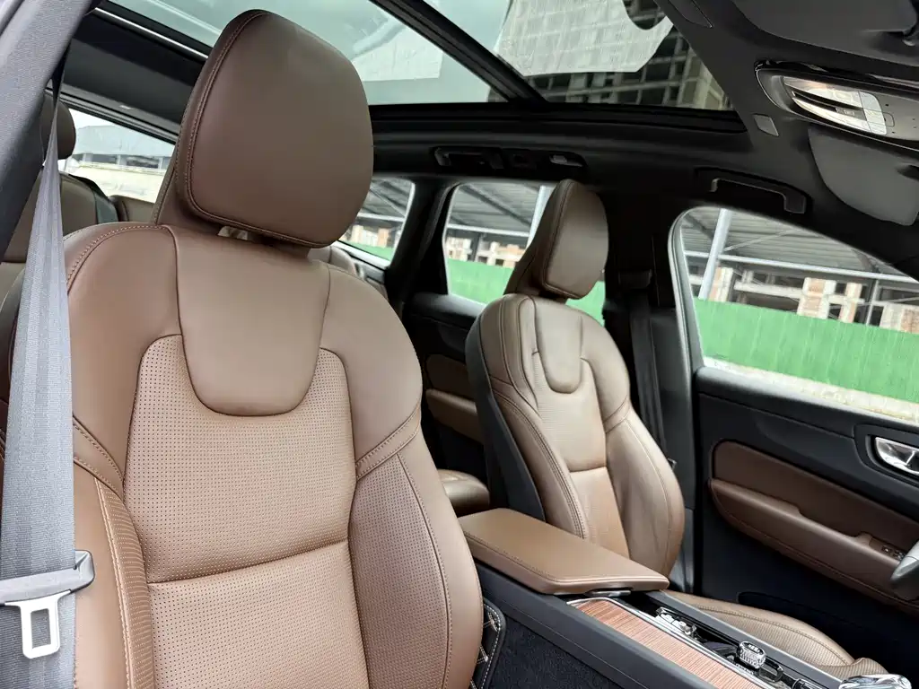 Volvo XC60 PHEV 2024 — фото 15