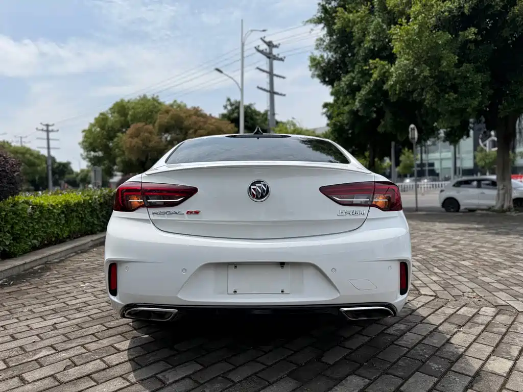 Buick Regal 2018 — фото 7