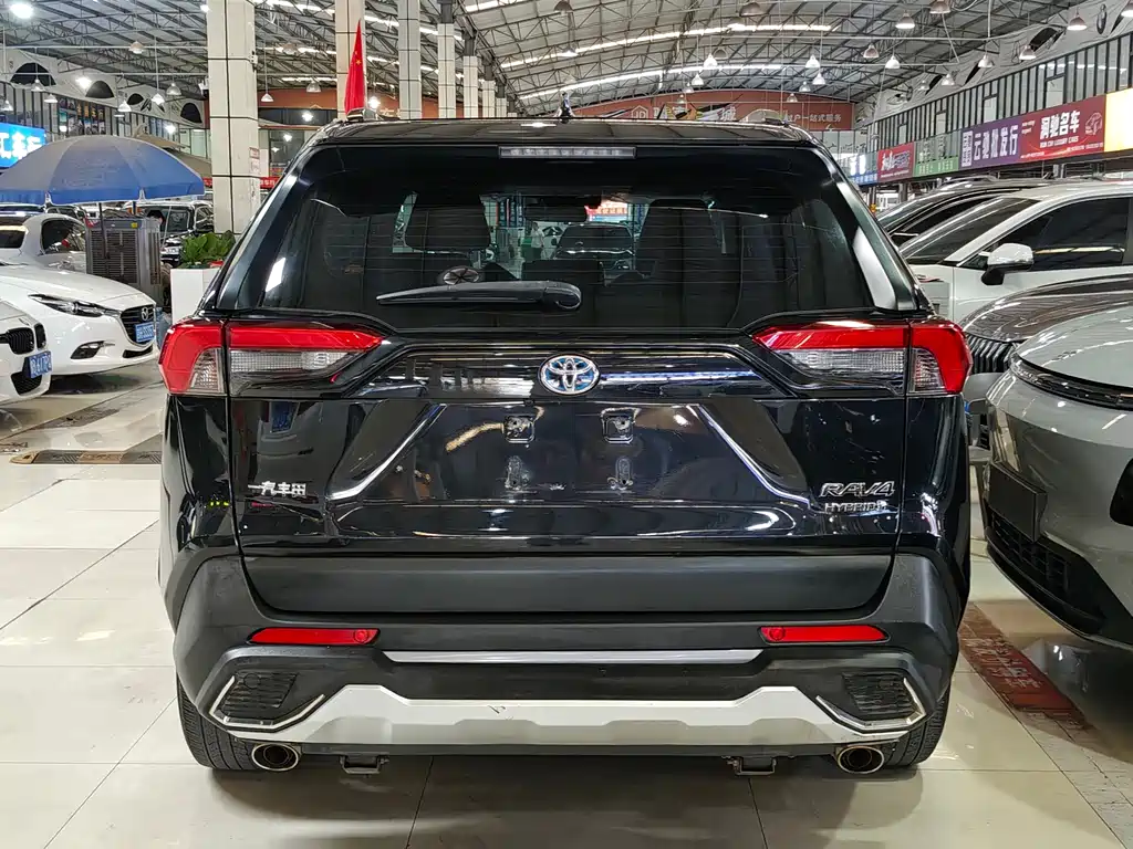 Toyota RAV4 2020 — фото 5
