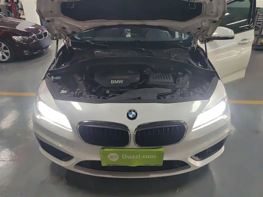 BMW 2 Series Active Tourer 2017 — фото 20