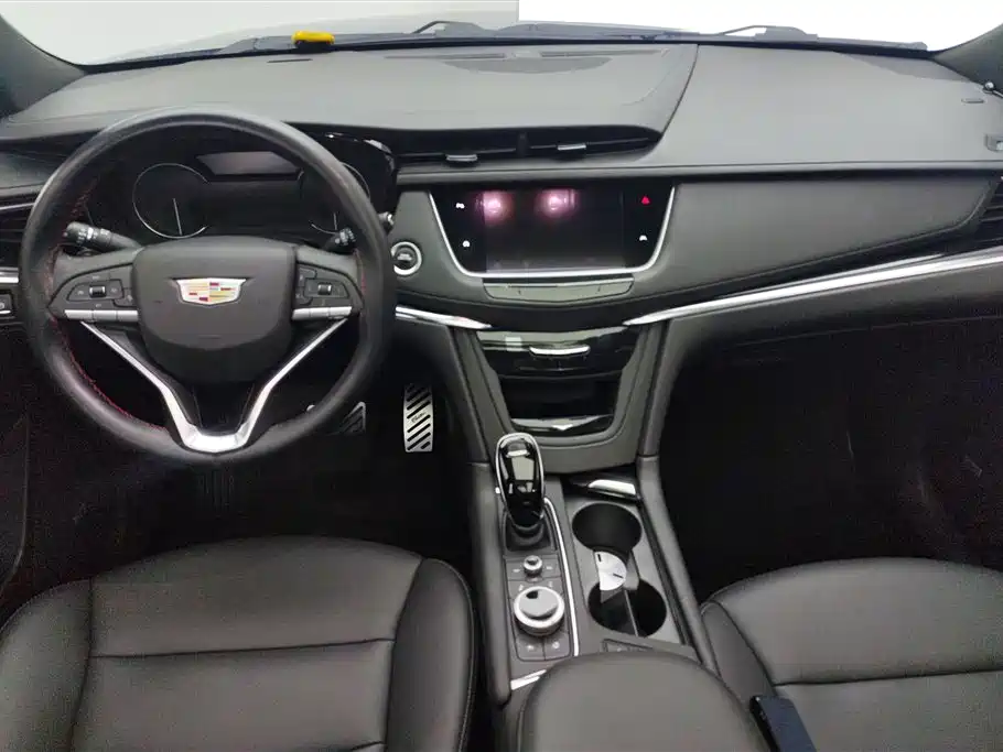 Cadillac XT6 2020 — фото 12