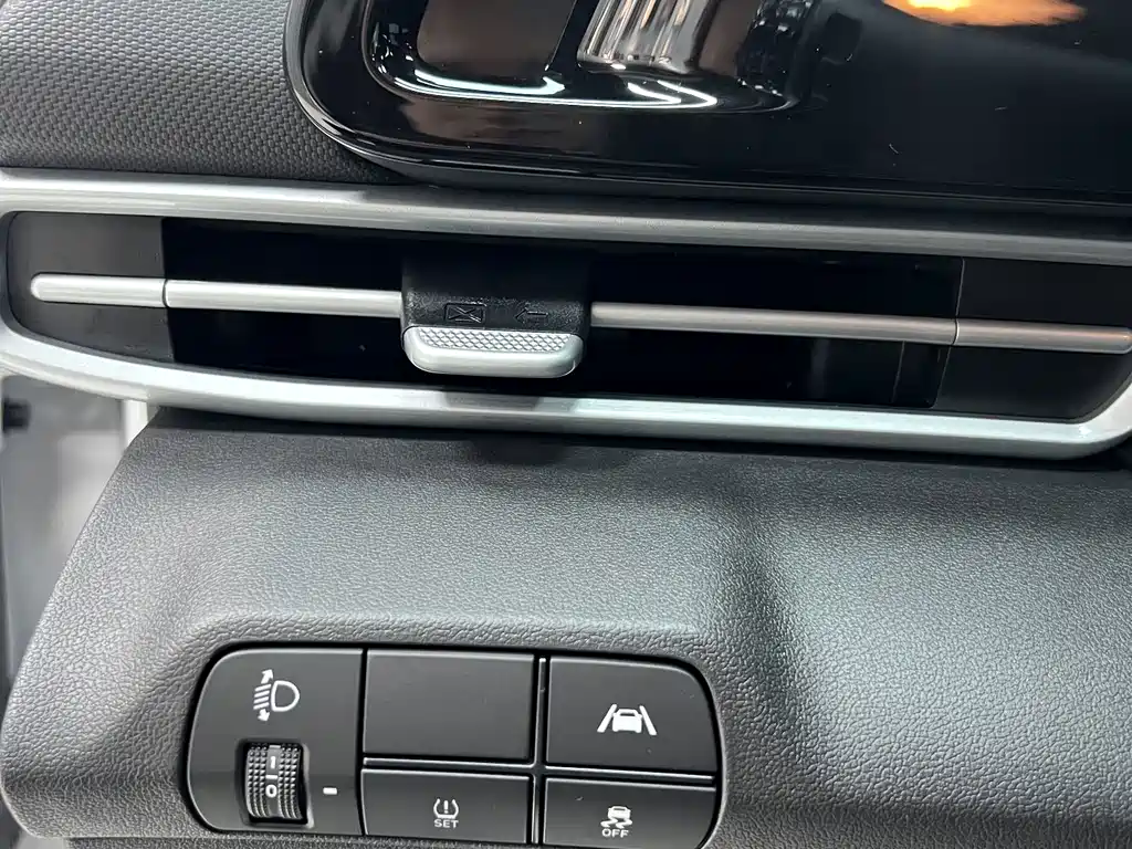 Hyundai Elantra 2022 — фото 7