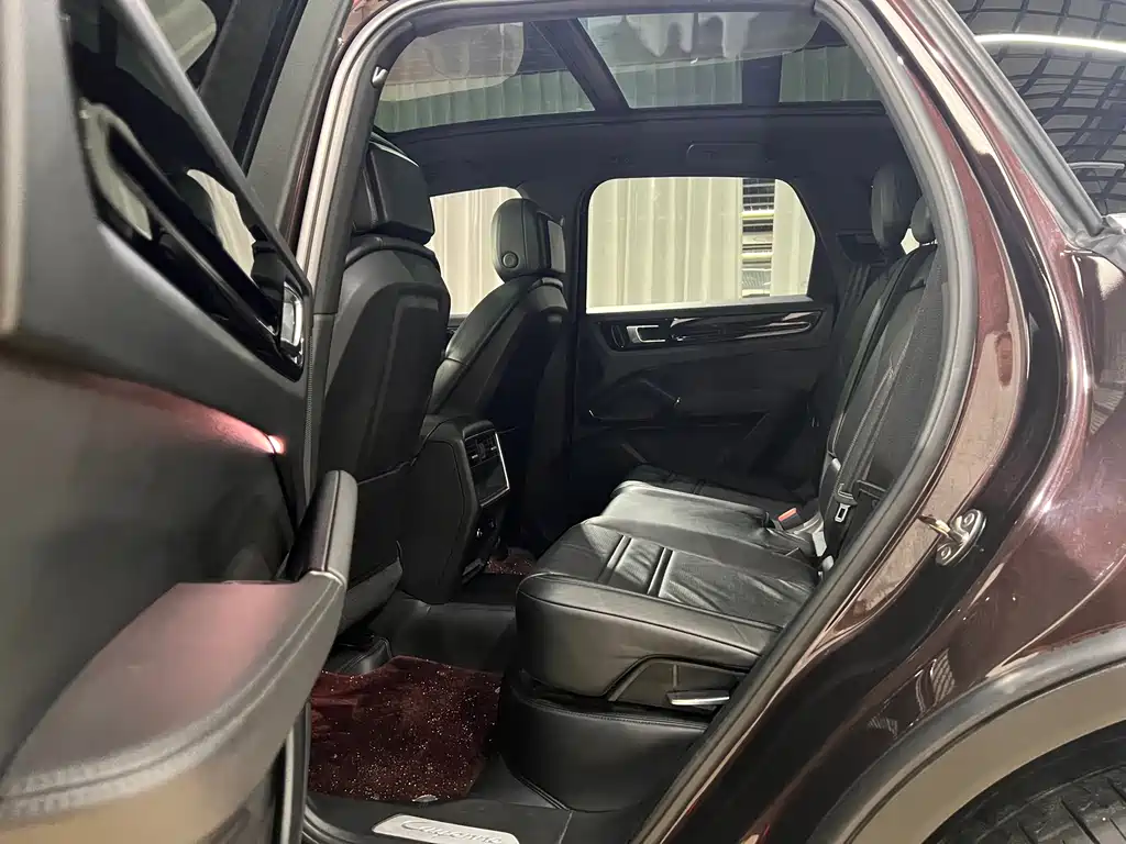 Porsche Cayenne 2018 — фото 10