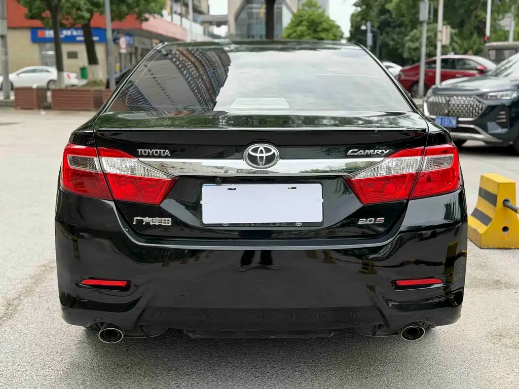 Toyota Camry 2013 — фото 5