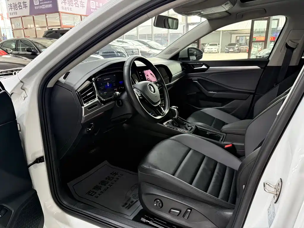 Volkswagen Sagitar 2022