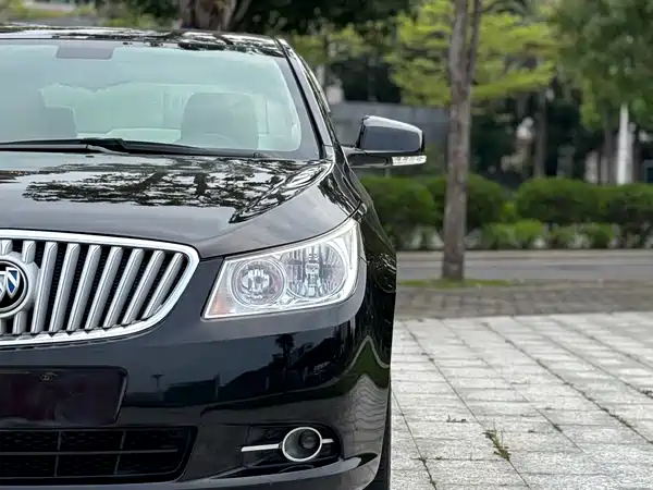 Buick LaCrosse 2012