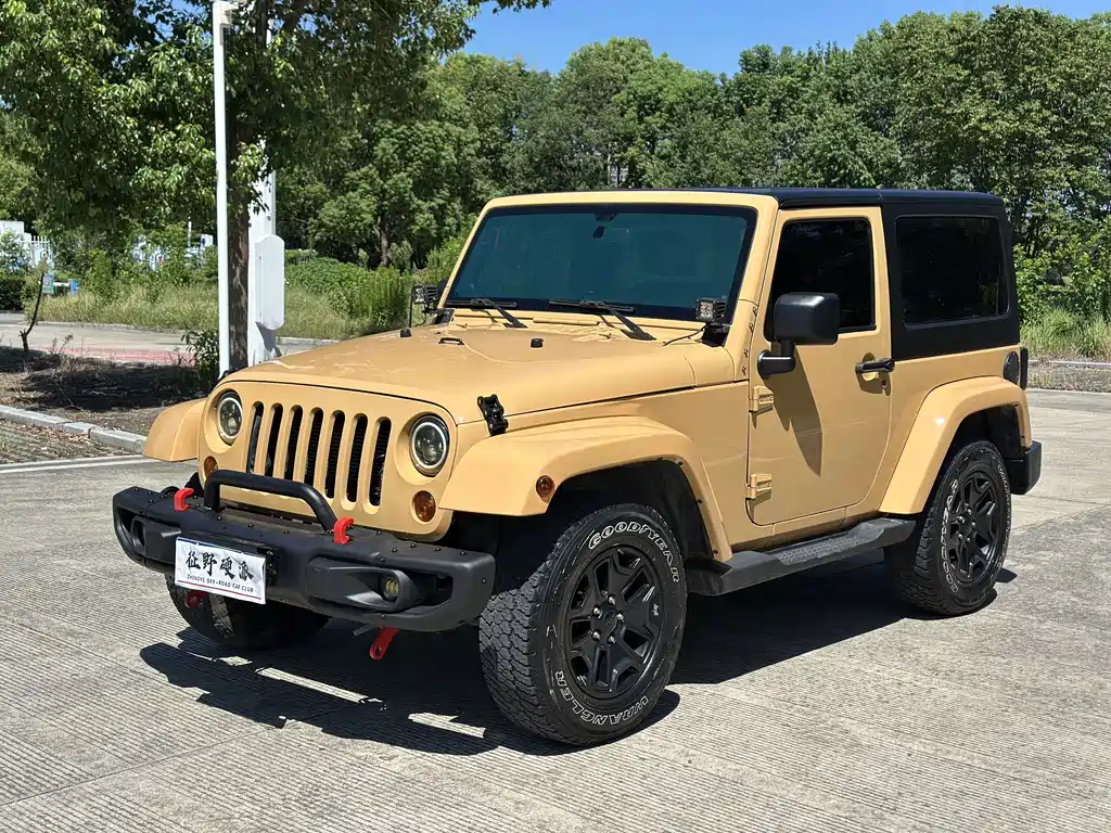 Jeep Wrangler 2013 — фото 1