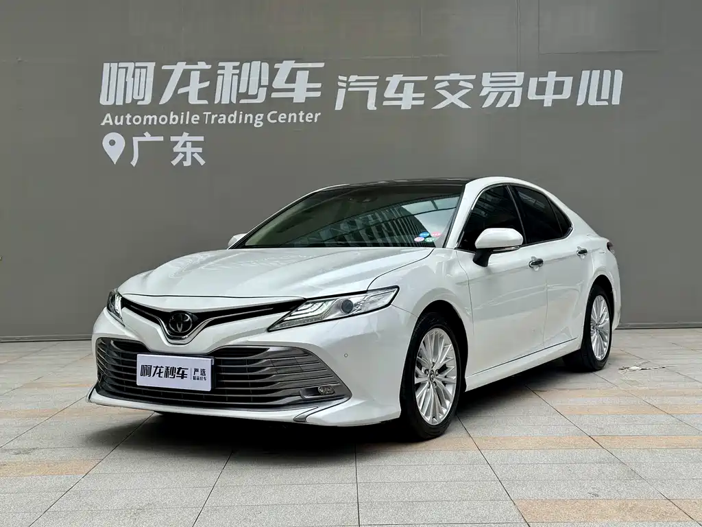 Toyota Camry 2020 — фото 12