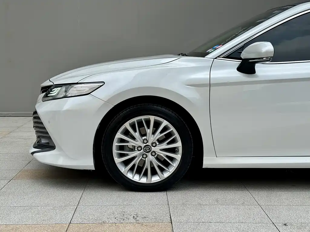 Toyota Camry 2020 — фото 17