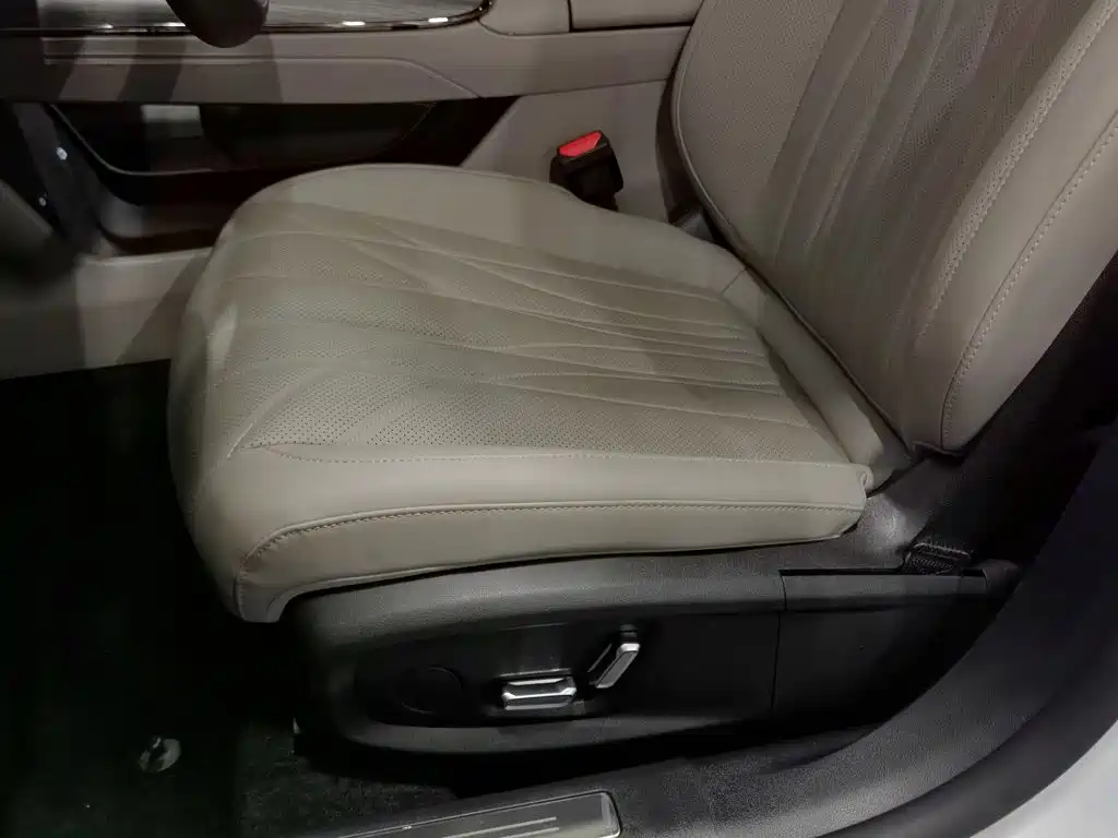 Geely Galaxy Starshine 8 2025 — фото 20