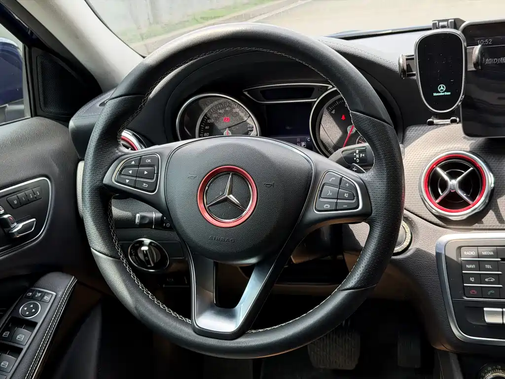 Mercedes-Benz GLA 2018 — фото 15