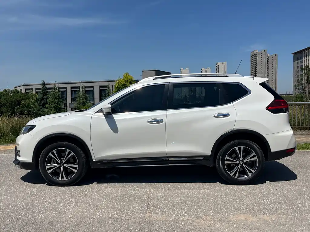 Nissan X-Trail 2018 — фото 3