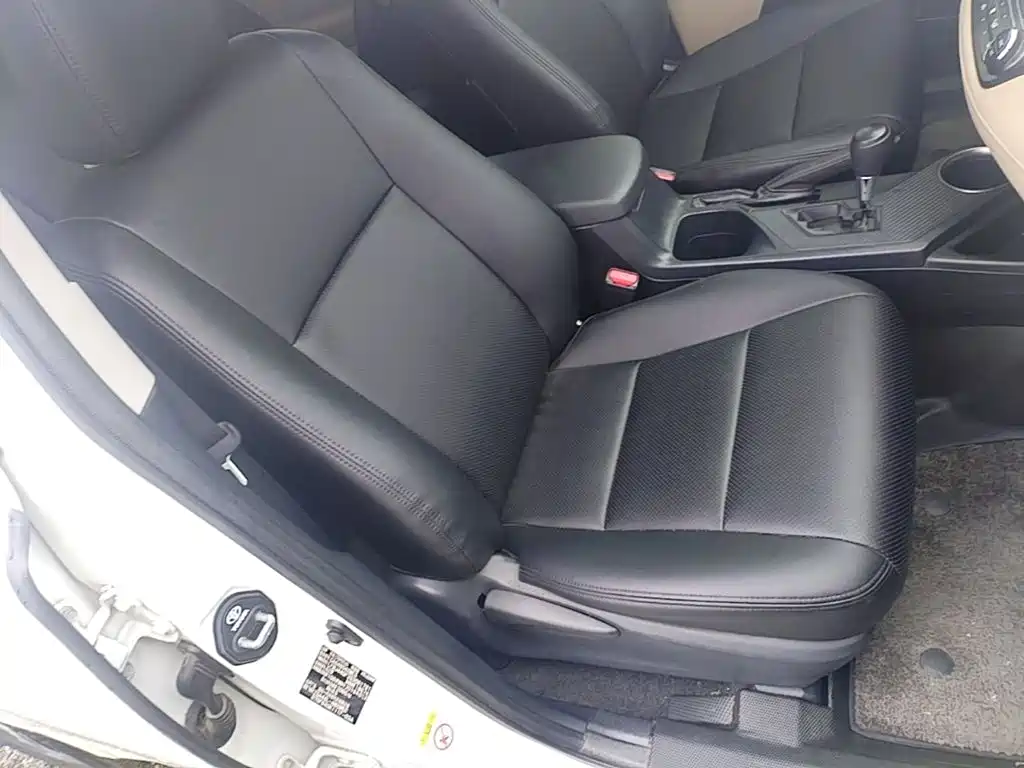 Toyota RAV4 2016 — фото 20