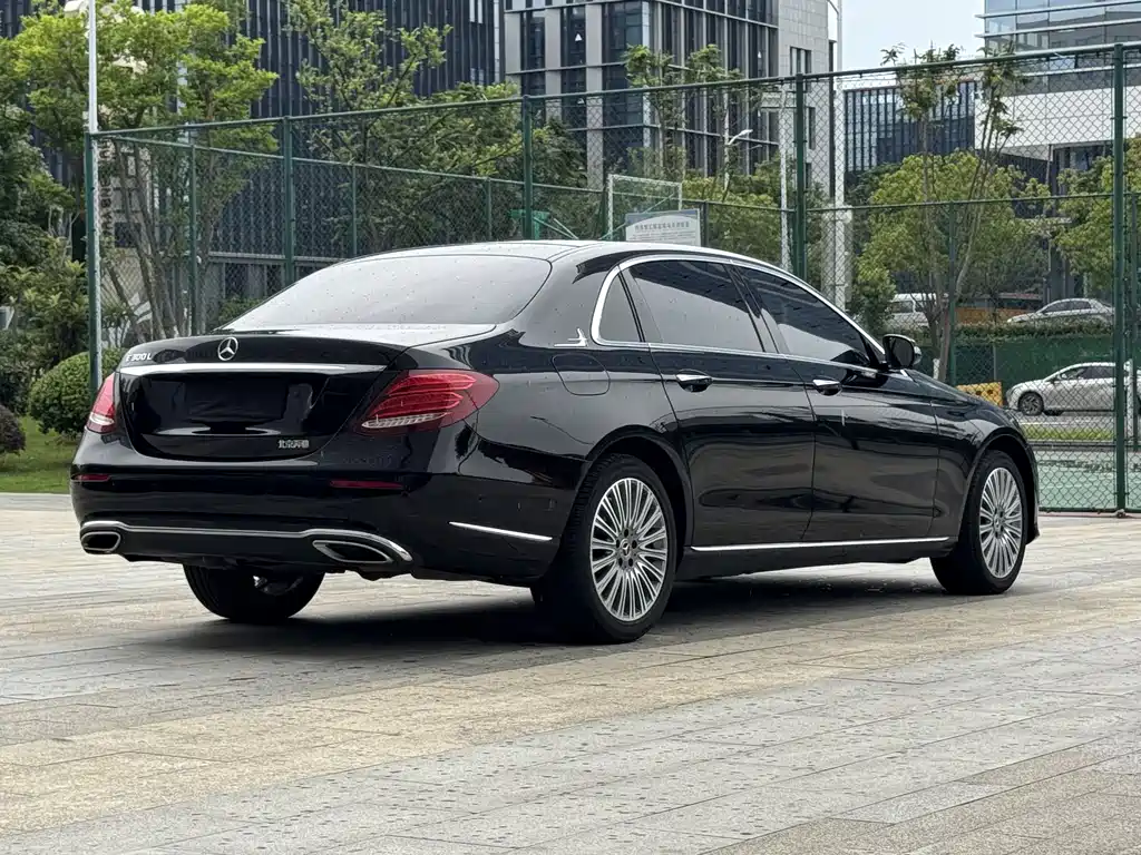Mercedes-Benz E-Class 2020 — фото 14