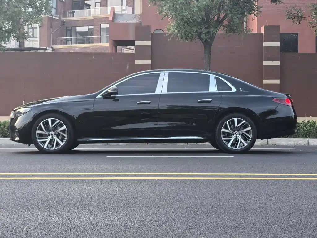 Mercedes-Benz E-Class 2025